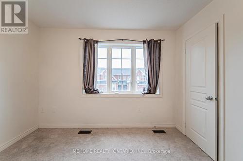 1523 Carr Landing, Milton, ON - Indoor Photo Showing Other Room