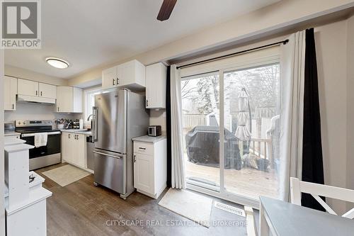 1256 Eldorado Avenue, Oshawa, ON - Indoor Photo Showing Kitchen With Stainless Steel Kitchen