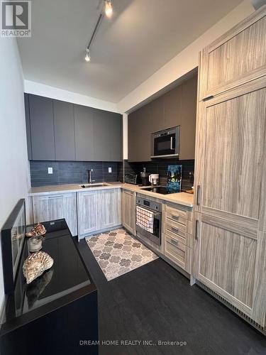 2909 - 2908 Highway 7 N, Vaughan, ON - Indoor Photo Showing Kitchen