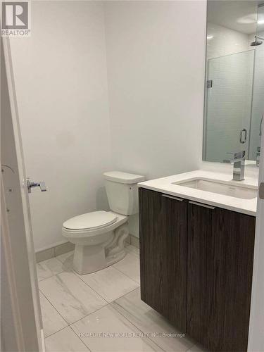 409 - 65 Annie Craig Drive, Toronto, ON - Indoor Photo Showing Bathroom