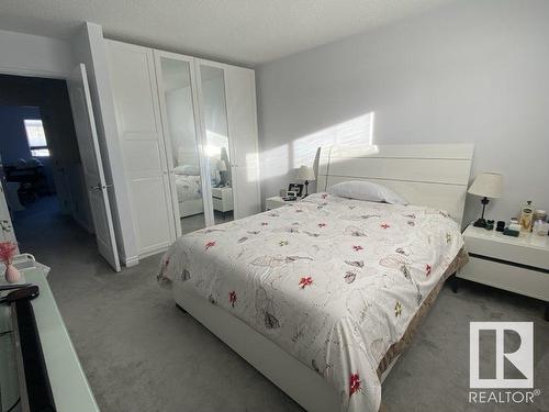 2758 105 St Nw Nw, Edmonton, AB - Indoor Photo Showing Bedroom