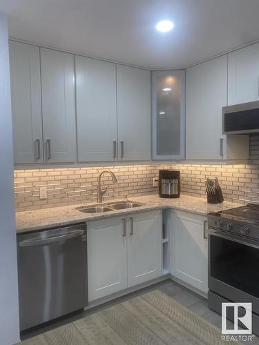 2758 105 St Nw Nw, Edmonton, AB - Indoor Photo Showing Kitchen With Double Sink With Upgraded Kitchen