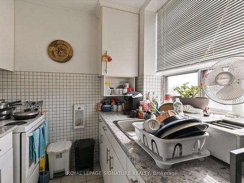 1357/59 Davenport Rd, Toronto, ON - Indoor Photo Showing Kitchen