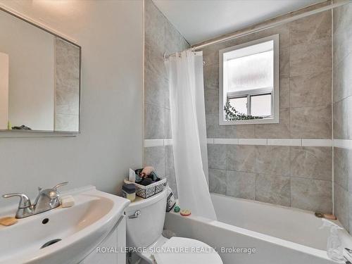 1357/59 Davenport Rd, Toronto, ON - Indoor Photo Showing Bathroom