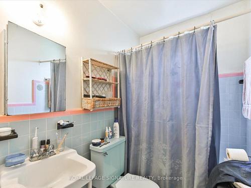 1357/59 Davenport Rd, Toronto, ON - Indoor Photo Showing Bathroom