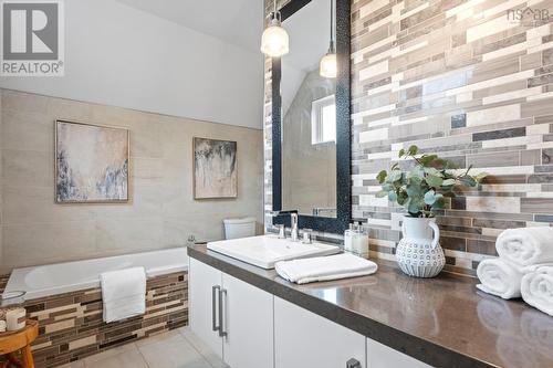 986 Ritchie Drive, Halifax, NS - Indoor Photo Showing Bathroom