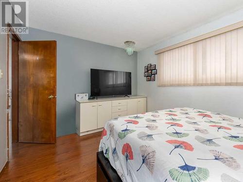 1416 Mardale Drive Ne, Calgary, AB - Indoor Photo Showing Bedroom