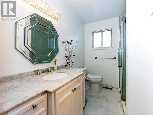 1416 Mardale Drive Ne, Calgary, AB - Indoor Photo Showing Bathroom