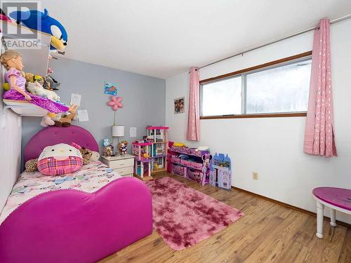 1416 Mardale Drive Ne, Calgary, AB - Indoor Photo Showing Bedroom