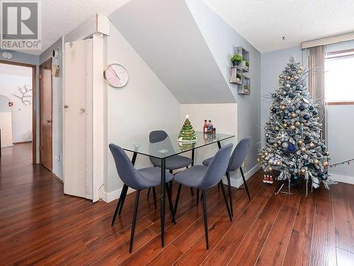 1416 Mardale Drive Ne, Calgary, AB - Indoor Photo Showing Dining Room