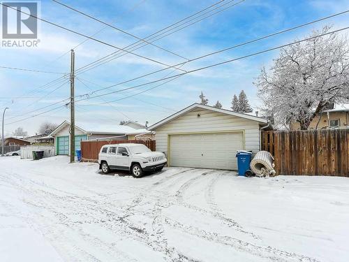 1416 Mardale Drive Ne, Calgary, AB - Outdoor