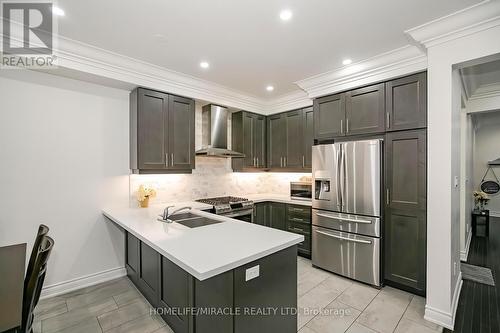 31 Saint Dennis Road, Brampton, ON - Indoor Photo Showing Kitchen With Double Sink With Upgraded Kitchen