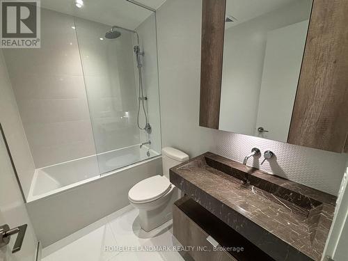 1614 - 11 Yorkville Avenue, Toronto, ON - Indoor Photo Showing Bathroom