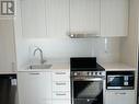 1506 - 195 Commerce Street, Vaughan, ON  - Indoor Photo Showing Kitchen 