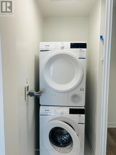 1506 - 195 Commerce Street, Vaughan, ON - Indoor Photo Showing Laundry Room