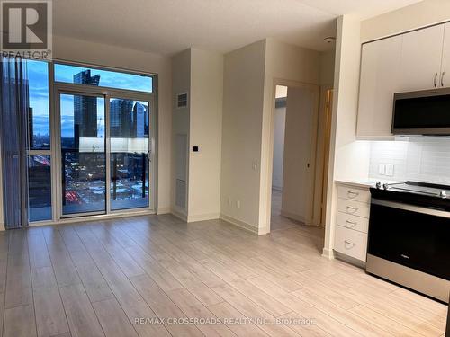 1907 - 4955 Yonge Street, Toronto, ON - Indoor