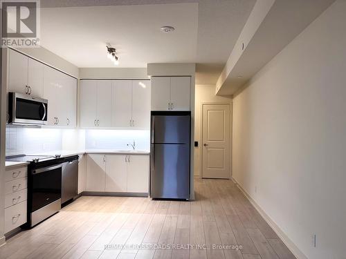 1907 - 4955 Yonge Street, Toronto, ON - Indoor Photo Showing Kitchen