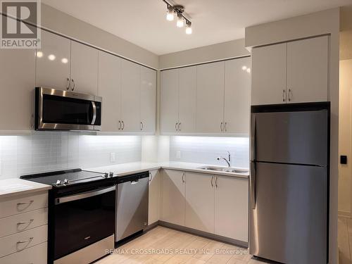 1907 - 4955 Yonge Street, Toronto, ON - Indoor Photo Showing Kitchen With Double Sink With Upgraded Kitchen