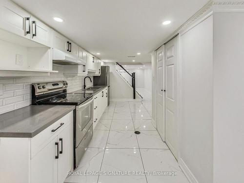 763 Tate Ave, Hamilton, ON - Indoor Photo Showing Kitchen