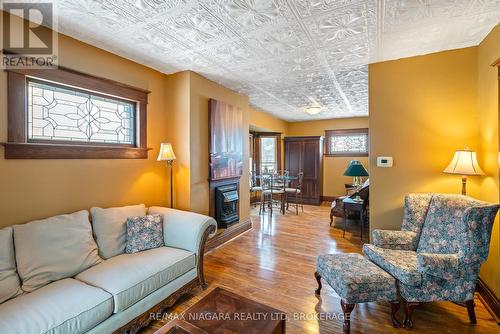 4371 Bampfield Street, Niagara Falls (210 - Downtown), ON - Indoor Photo Showing Living Room With Fireplace