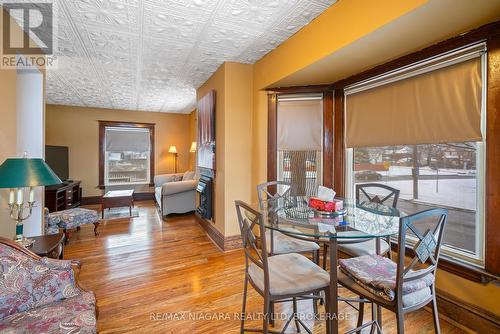 4371 Bampfield Street, Niagara Falls (210 - Downtown), ON - Indoor Photo Showing Dining Room