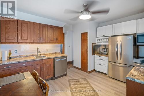 4371 Bampfield Street, Niagara Falls (210 - Downtown), ON - Indoor Photo Showing Kitchen