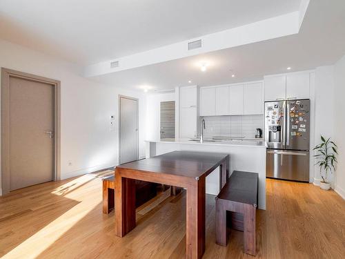 Dining room - 730B-1400 Rue Ottawa, Montréal (Le Sud-Ouest), QC - Indoor Photo Showing Kitchen With Double Sink With Upgraded Kitchen