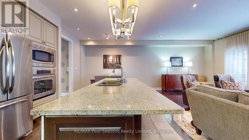 19 Collship Lane, Collingwood, ON - Indoor Photo Showing Kitchen With Stainless Steel Kitchen With Double Sink With Upgraded Kitchen