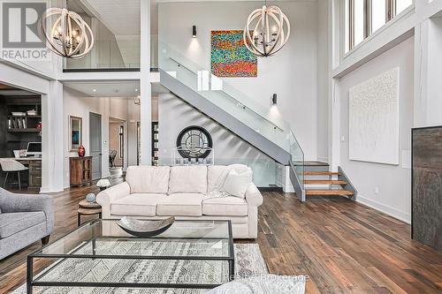 4 Meadowlark Way, Clearview, ON - Indoor Photo Showing Living Room