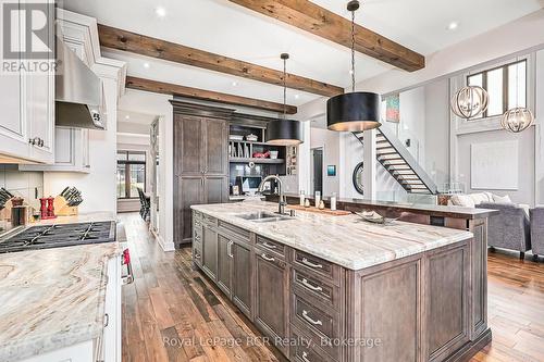 4 Meadowlark Way, Clearview, ON - Indoor Photo Showing Kitchen With Double Sink