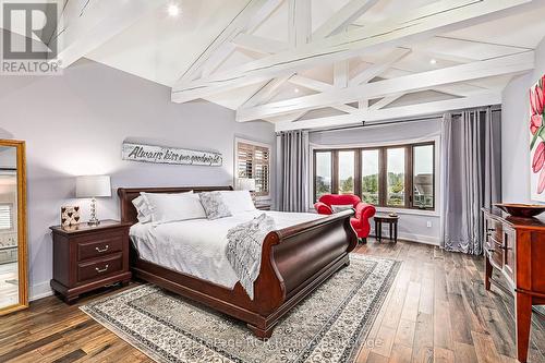 4 Meadowlark Way, Clearview, ON - Indoor Photo Showing Bedroom