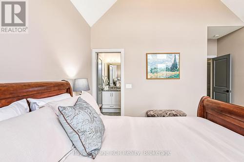 4 Meadowlark Way, Clearview, ON - Indoor Photo Showing Bedroom