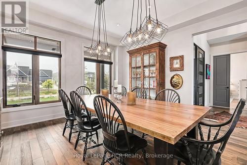 4 Meadowlark Way, Clearview, ON - Indoor Photo Showing Dining Room