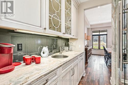 4 Meadowlark Way, Clearview, ON - Indoor Photo Showing Kitchen