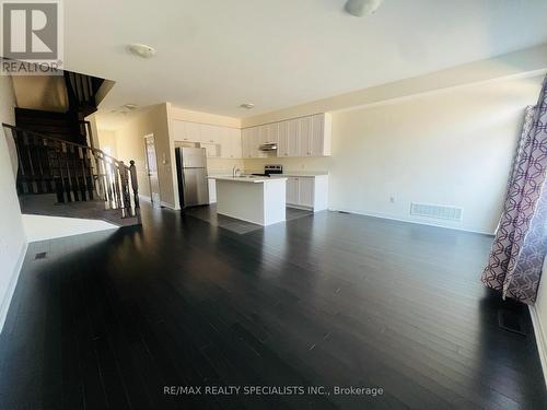 30 Brixham Lane, Brampton, ON - Indoor Photo Showing Kitchen