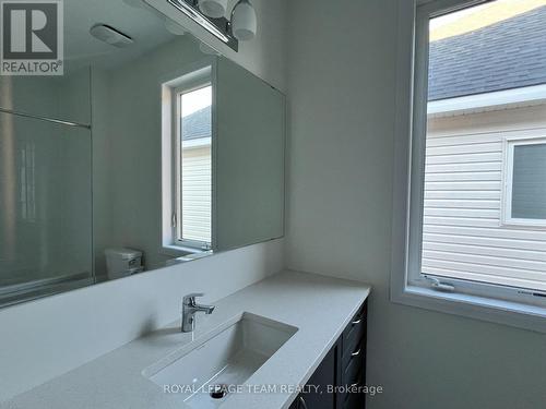 157 Invention Boulevard, Ottawa, ON - Indoor Photo Showing Bathroom