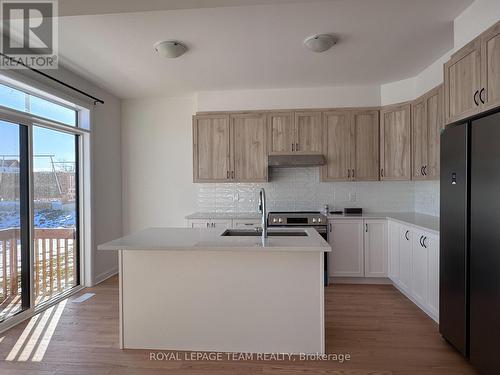 157 Invention Boulevard, Ottawa, ON - Indoor Photo Showing Kitchen With Double Sink