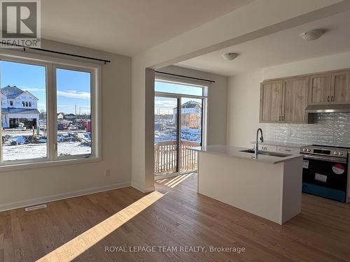 157 Invention Boulevard, Ottawa, ON - Indoor Photo Showing Kitchen