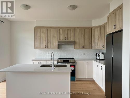 157 Invention Boulevard, Ottawa, ON - Indoor Photo Showing Kitchen