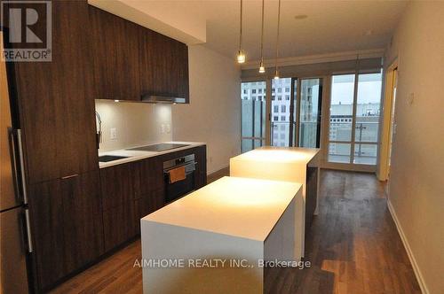 2208 - 1 Bloor Street E, Toronto, ON - Indoor Photo Showing Kitchen