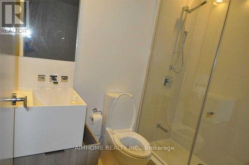 2208 - 1 Bloor Street E, Toronto, ON - Indoor Photo Showing Bathroom