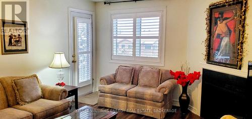 417 - 195 Lake Driveway Drive, Ajax (South West), ON - Indoor Photo Showing Living Room