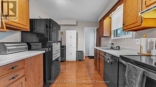 75 Confederation Drive, St. Thomas, ON - Indoor Photo Showing Kitchen