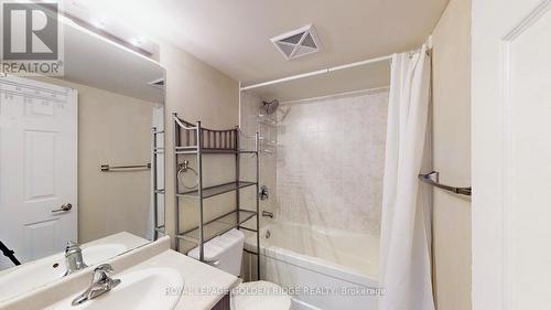 509 - 35 Hollywood Avenue, Toronto, ON - Indoor Photo Showing Bathroom