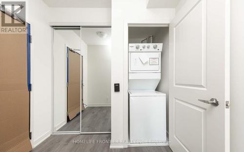 2007 - 4955 Yonge Street, Toronto, ON - Indoor Photo Showing Laundry Room