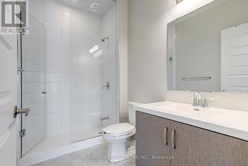 613 - 102 Grovewood Common, Oakville, ON - Indoor Photo Showing Bathroom