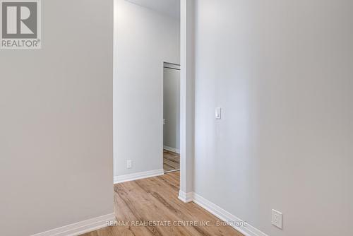 613 - 102 Grovewood Common, Oakville, ON - Indoor Photo Showing Other Room