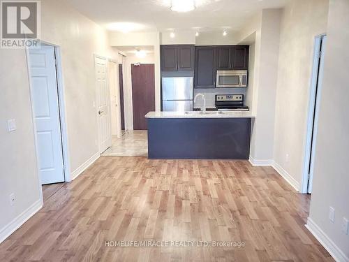 617 - 339 Rathburn Road W, Mississauga, ON - Indoor Photo Showing Kitchen