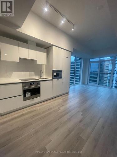 1714 - 121 St Patrick Street N, Toronto, ON - Indoor Photo Showing Kitchen