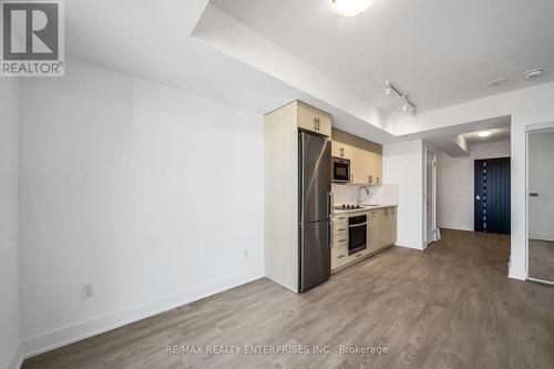 1401 - 2545 Simcoe Street N, Oshawa, ON - Indoor Photo Showing Kitchen